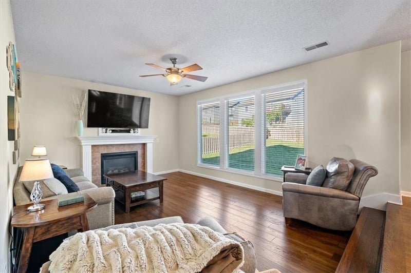 8234 97th Ter, Kansas City, MO 64157