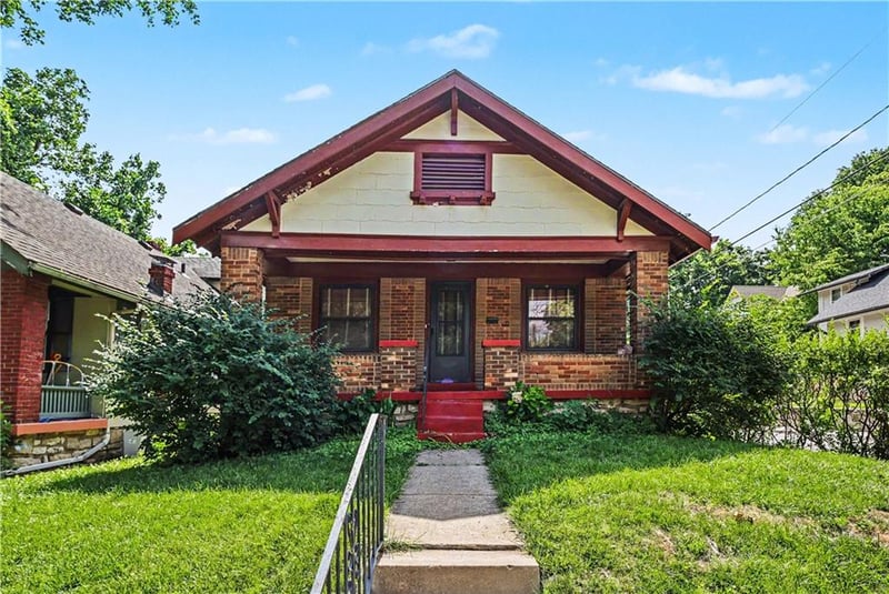 4100 Roanoke Rd, Kansas City, MO 64111