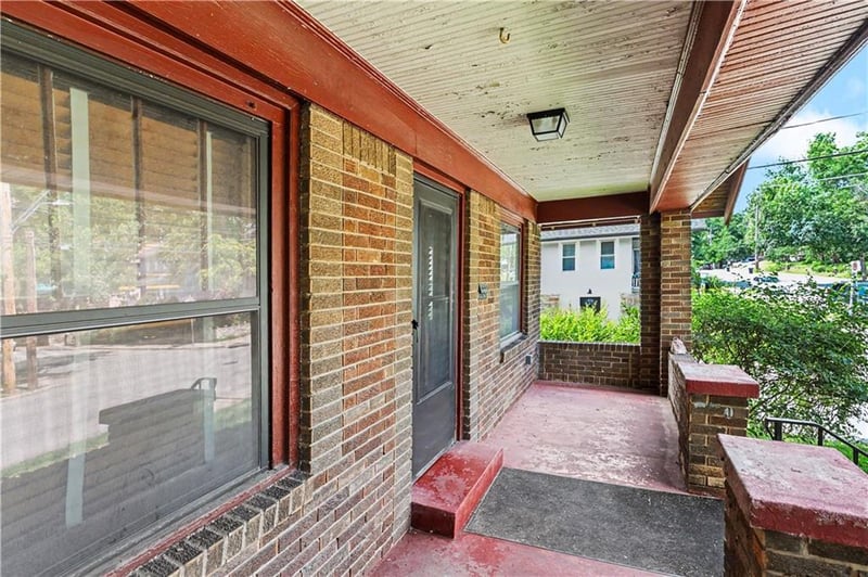 4100 Roanoke Rd, Kansas City, MO 64111