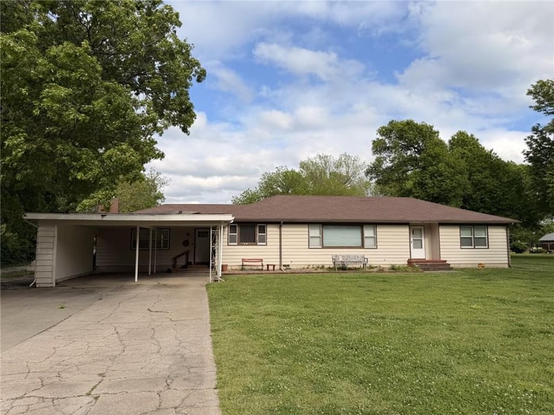 1116 S 220th St, Pittsburg, KS 66762