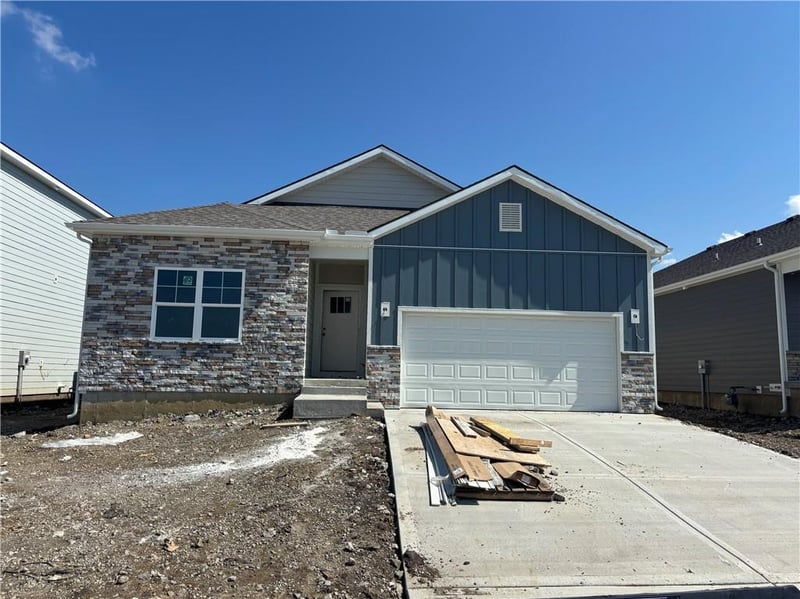 25236 177th Ter, Gardner, KS 66030