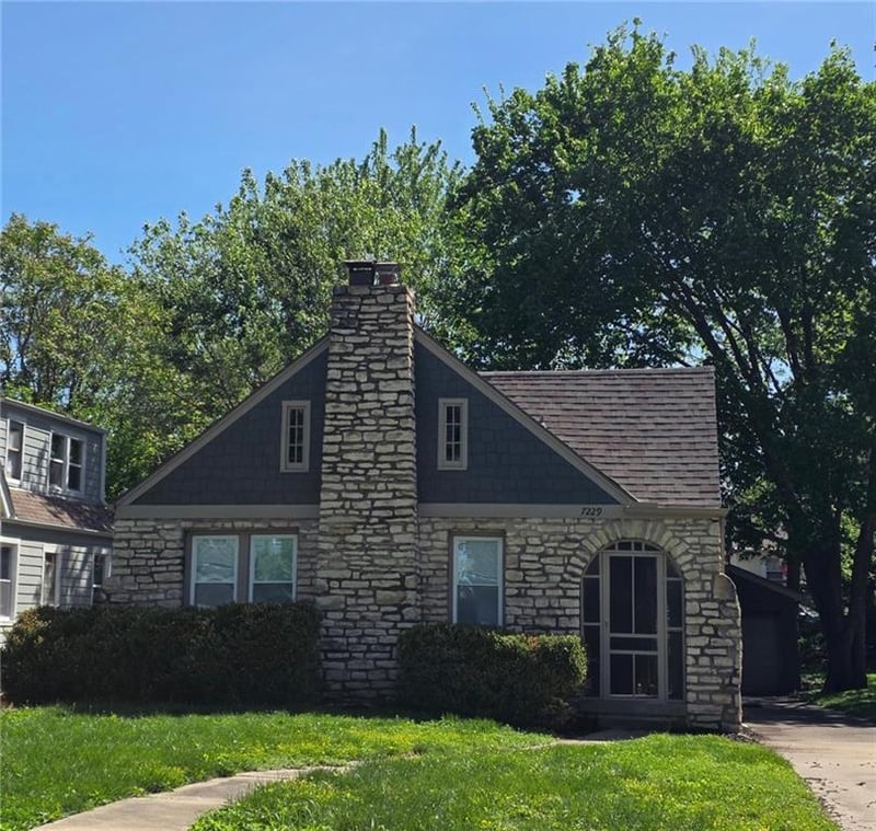 7229 Baltimore Ave, Kansas City, MO 64114