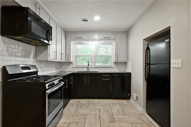 5905 99th Ter, Kansas City, MO 64134