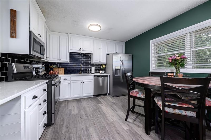2800 Hutton Rd, Kansas City, KS 66109