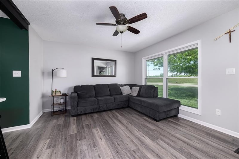 2800 Hutton Rd, Kansas City, KS 66109