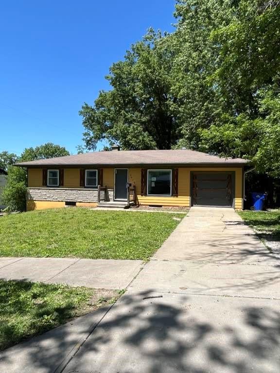 8958 54th St, Raytown, MO 64133
