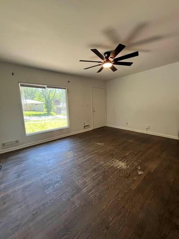 8958 54th St, Raytown, MO 64133