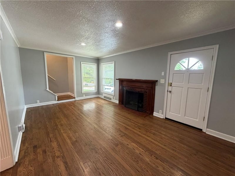 9612 Holmes Rd, Kansas City, MO 64131