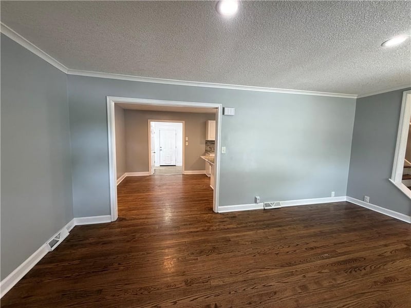 9612 Holmes Rd, Kansas City, MO 64131