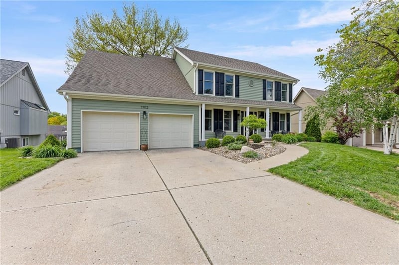 7912 Olive St, Kansas City, MO 64118