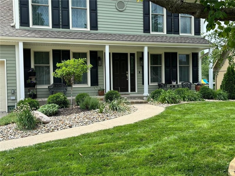 7912 Olive St, Kansas City, MO 64118