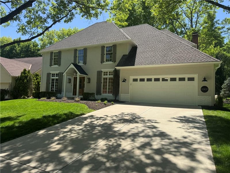 10107 121st St, Overland Park, KS 66213