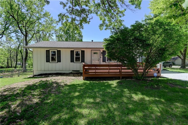 8201 110th St, Kansas City, MO 64134