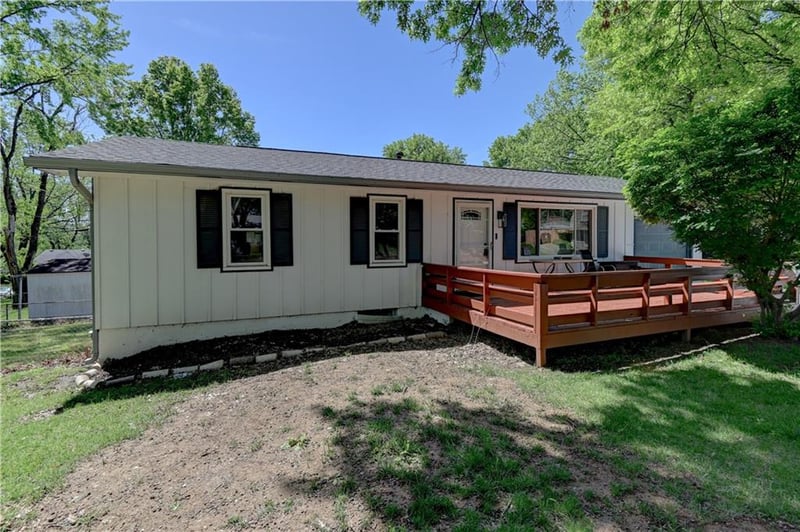 8201 110th St, Kansas City, MO 64134