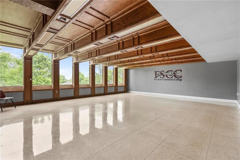 810 Burke St, Fort Scott, KS 66701