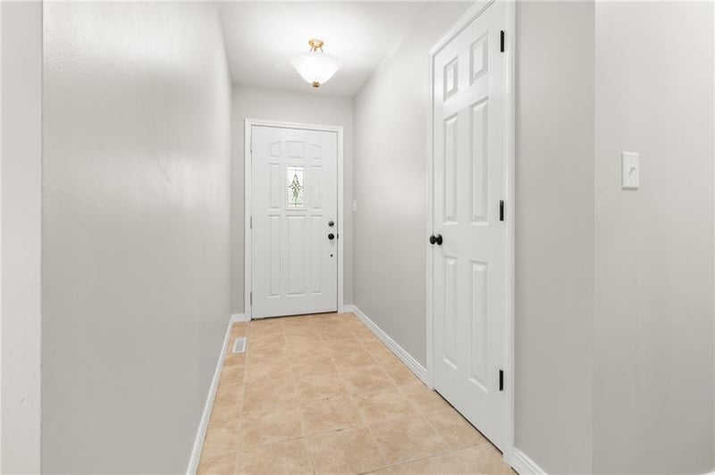 20 750th Rd, Warrensburg, MO 64093