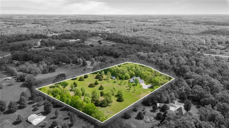 20 750th Rd, Warrensburg, MO 64093