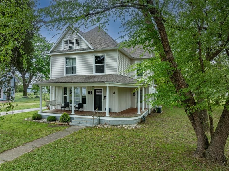 618 Maple St, Columbus, KS 66725