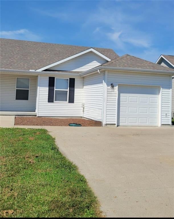 11755 Ridgeway Dr, St Joseph, MO 64505