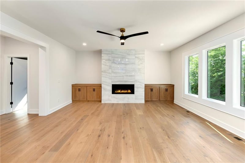 3901 Flintrock Dr, Lee's Summit, MO 64082