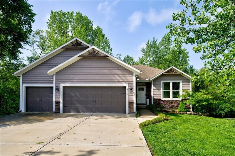 419 166th Ct, Belton, MO 64012