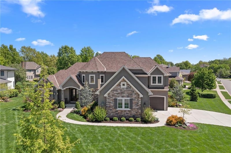 2604 W 162nd Ter, Overland Park, KS 66085