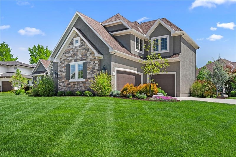 2604 W 162nd Ter, Overland Park, KS 66085
