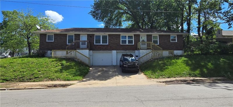 1301-1303 Topping Ave, Kansas City, MO 64126