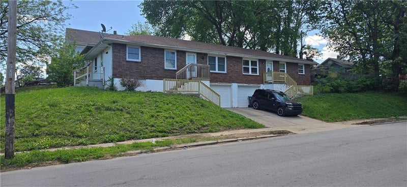 1301-1303 Topping Ave, Kansas City, MO 64126