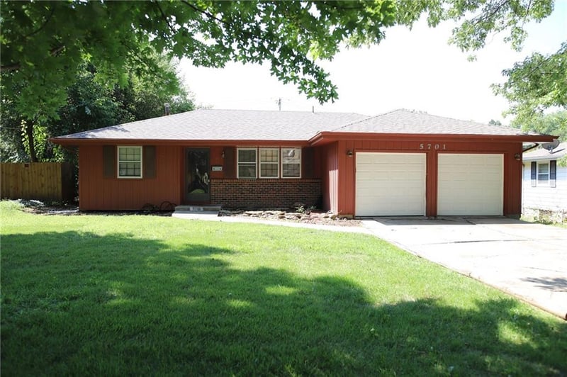 5701 100th St, Kansas City, MO 64137