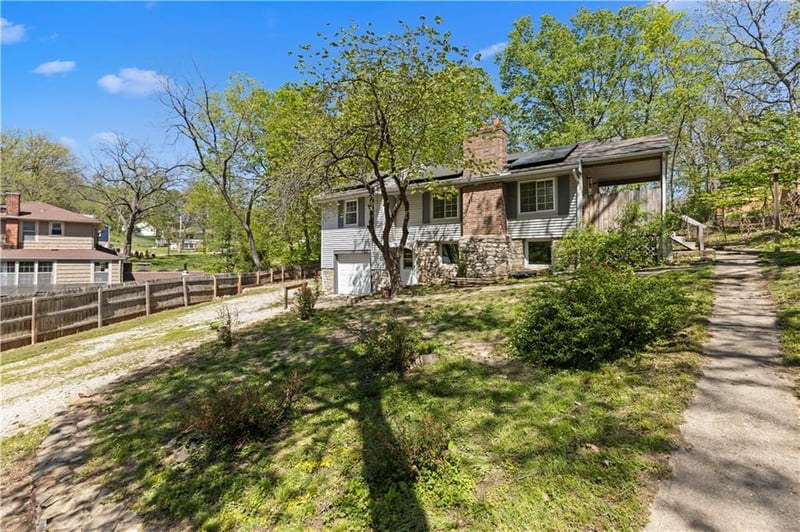 4135 Kelsey Rd, Kansas City, MO 64116