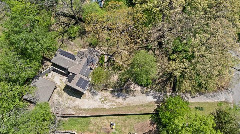 4135 Kelsey Rd, Kansas City, MO 64116