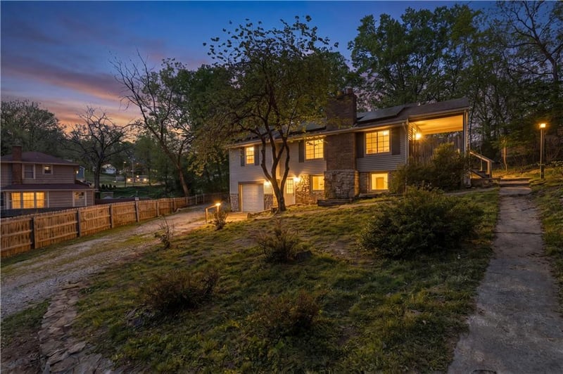 4135 Kelsey Rd, Kansas City, MO 64116