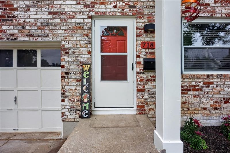 7189 NW Chapel Woods Ln, Kansas City, MO 64152