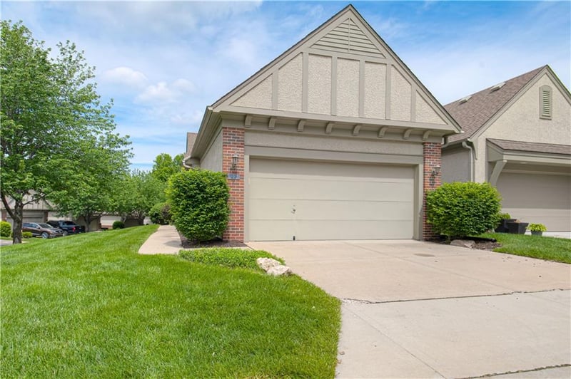 7226 144th Ter, Overland Park, KS 66223
