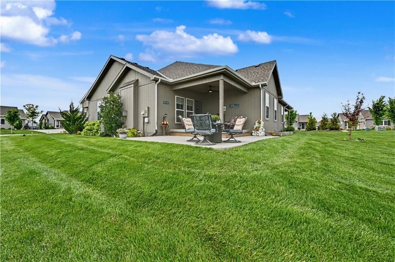 21909 82nd Ter, Lenexa, KS 66220