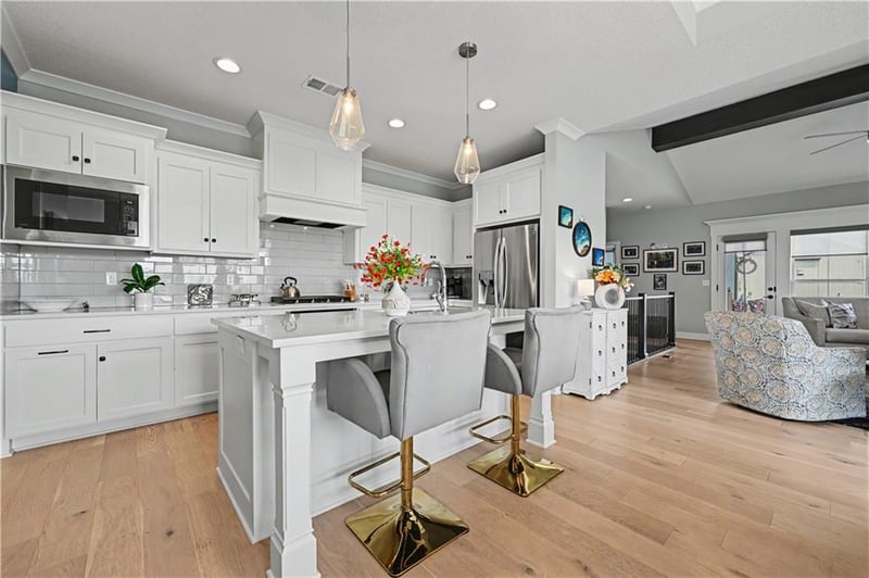 21909 82nd Ter, Lenexa, KS 66220