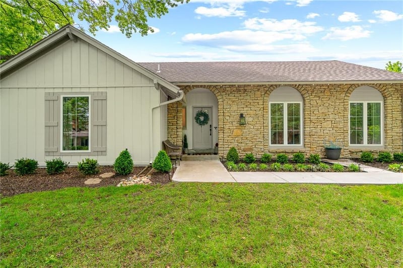 7205 W 101st St, Overland Park, KS 66212