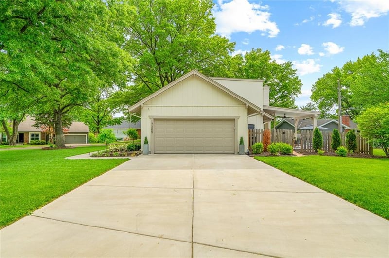 7205 W 101st St, Overland Park, KS 66212