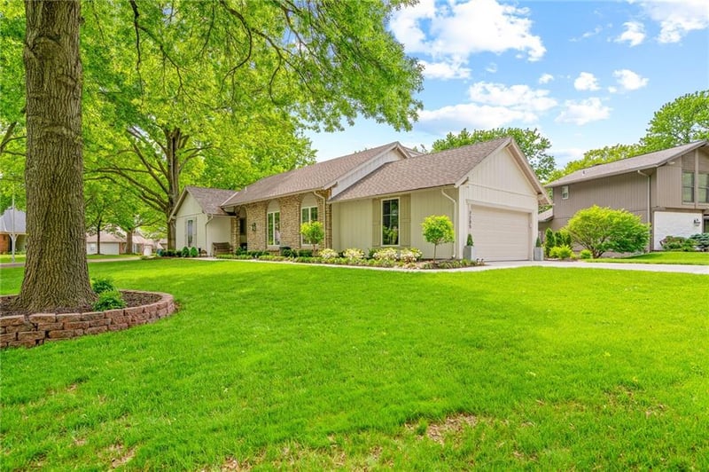 7205 W 101st St, Overland Park, KS 66212