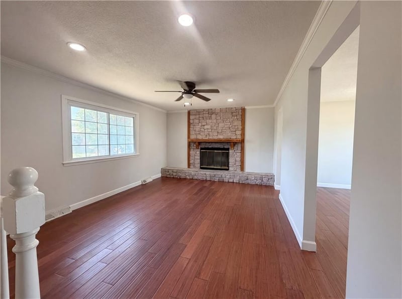 231 Downey Dr, Wellsville, KS 66092