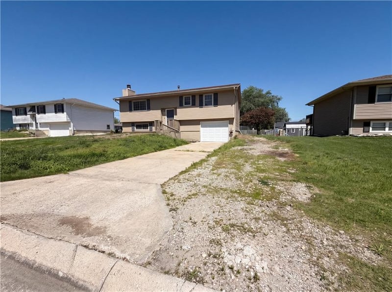 231 Downey Dr, Wellsville, KS 66092