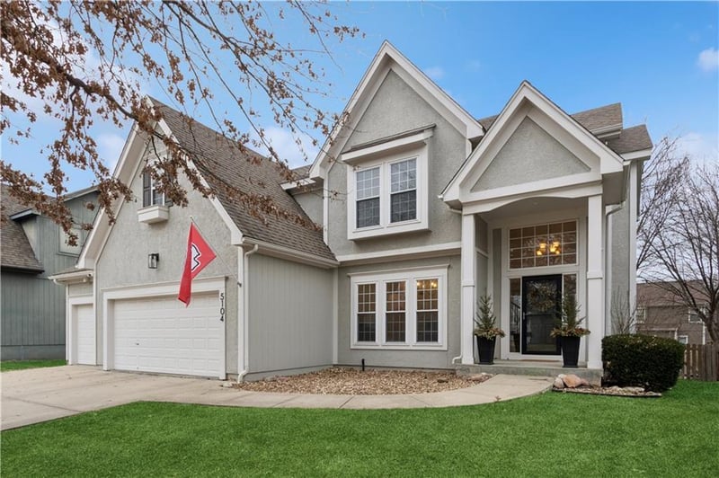 5104 158th St, Overland Park, KS 66224