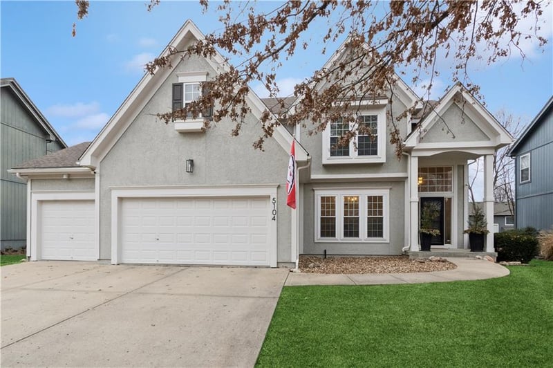 5104 W 158th St, Overland Park, KS 66224