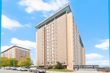 700 E 8th St #15O, Kansas City, MO 64106