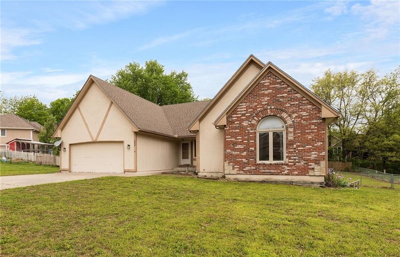 503 Larkin Ct, Warrensburg, MO 64093