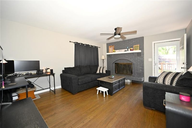 5437 Askew Ave, Kansas City, MO 64119
