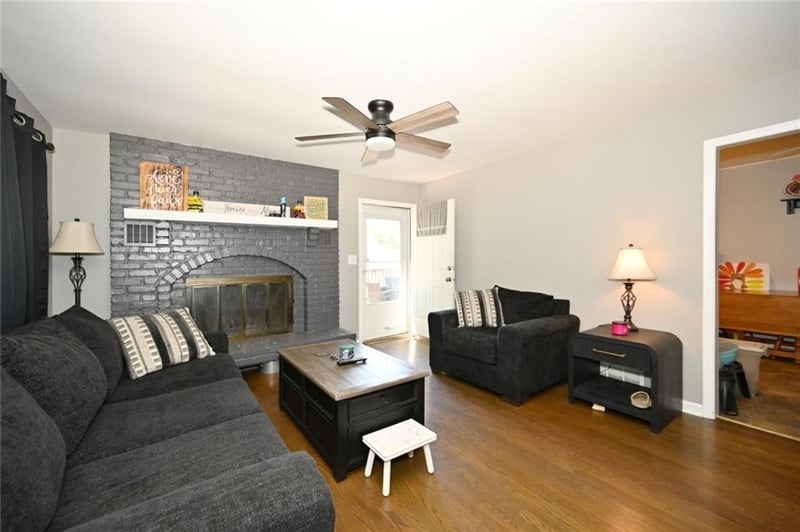 5437 Askew Ave, Kansas City, MO 64119