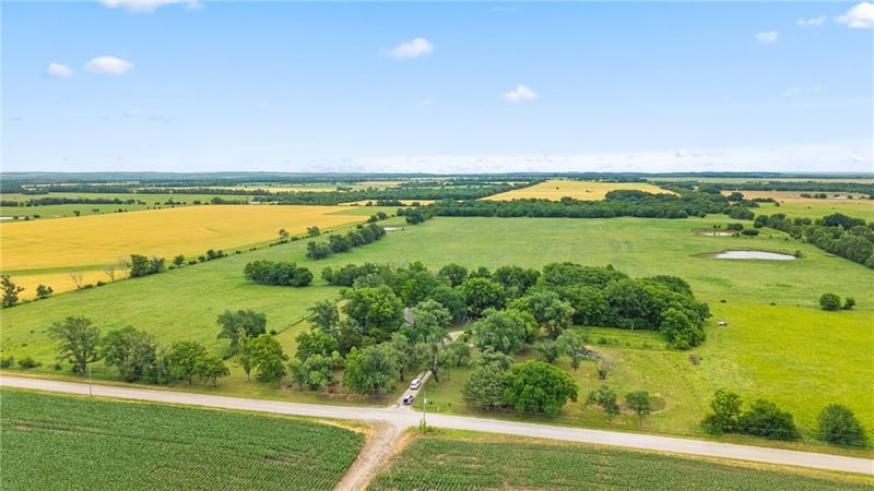 6084 2700 Rd, Elk City, KS 67344