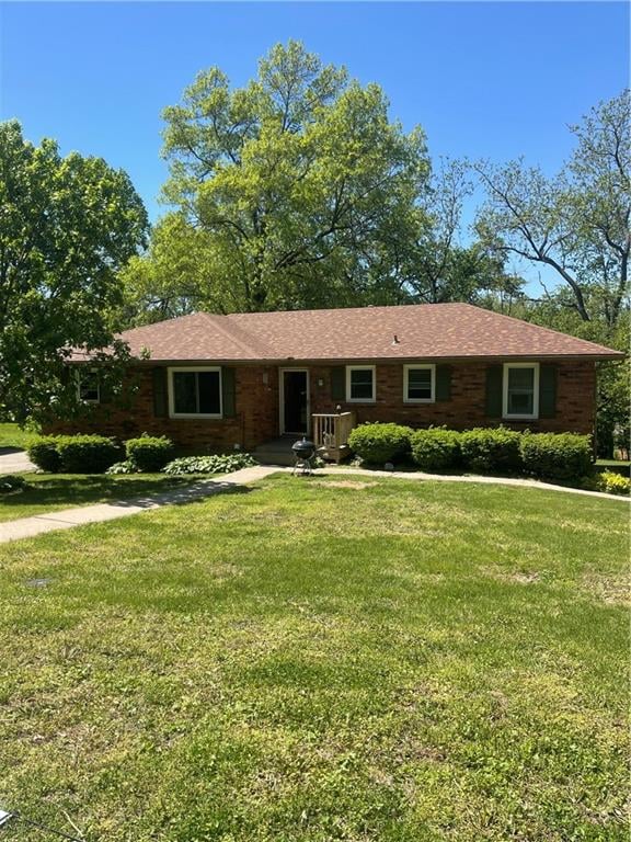 1212 Lake Rd, Liberty, MO 64068